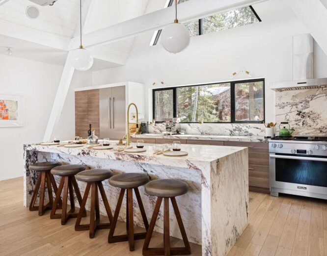 SPR-modern-kitchen-ideas-7110474-hero-e78cb87316b847fb87fe807ffd4a0921